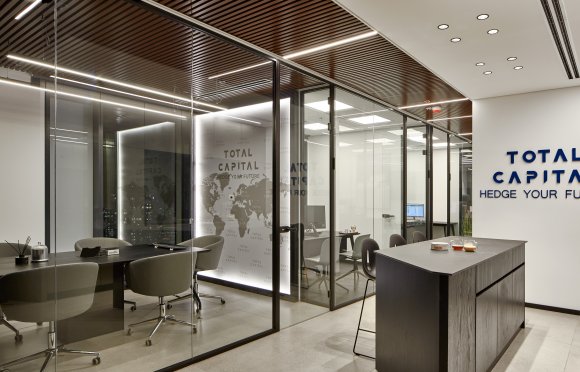 משרדים במגדלי חג׳ג׳